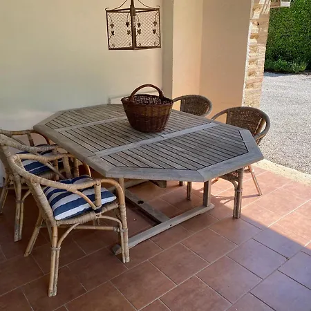 Daramousque Et بيت للعطل *