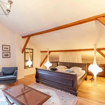 Daramousque Et Hébergement de vacances Monclar-de-Quercy